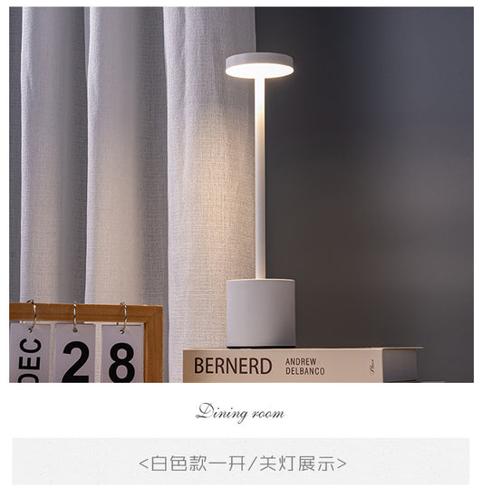 Vintage Touch Metal Table Lamp for Bedroom Decor